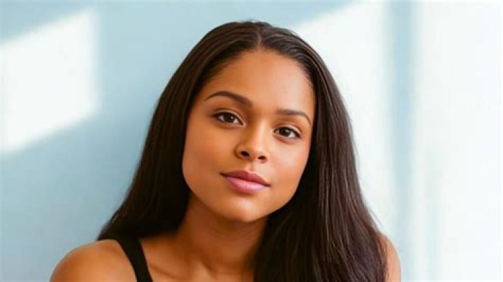 Duna Santos Net Worth